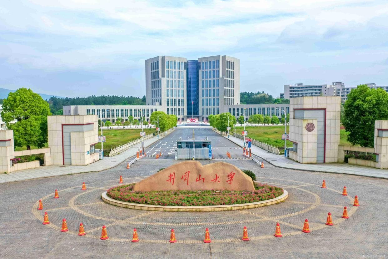 井冈山大学校园图